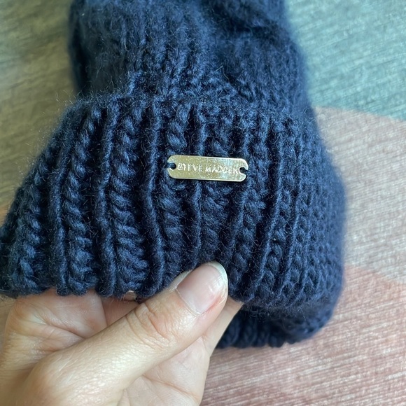 Steve Madden Navy Blue Cable Knot Soft Winter Hat - Picture 3 of 6